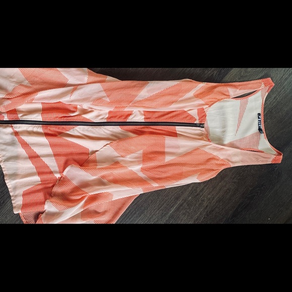 Genuine VOLCOM dress - Picture 1 of 8